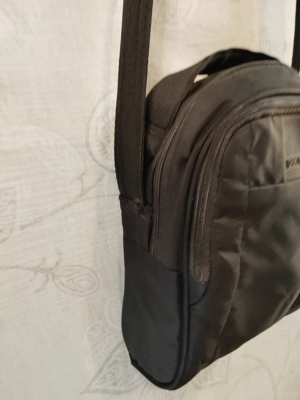 Pacsafe Black Compact Crossbody/ Messenger Bag